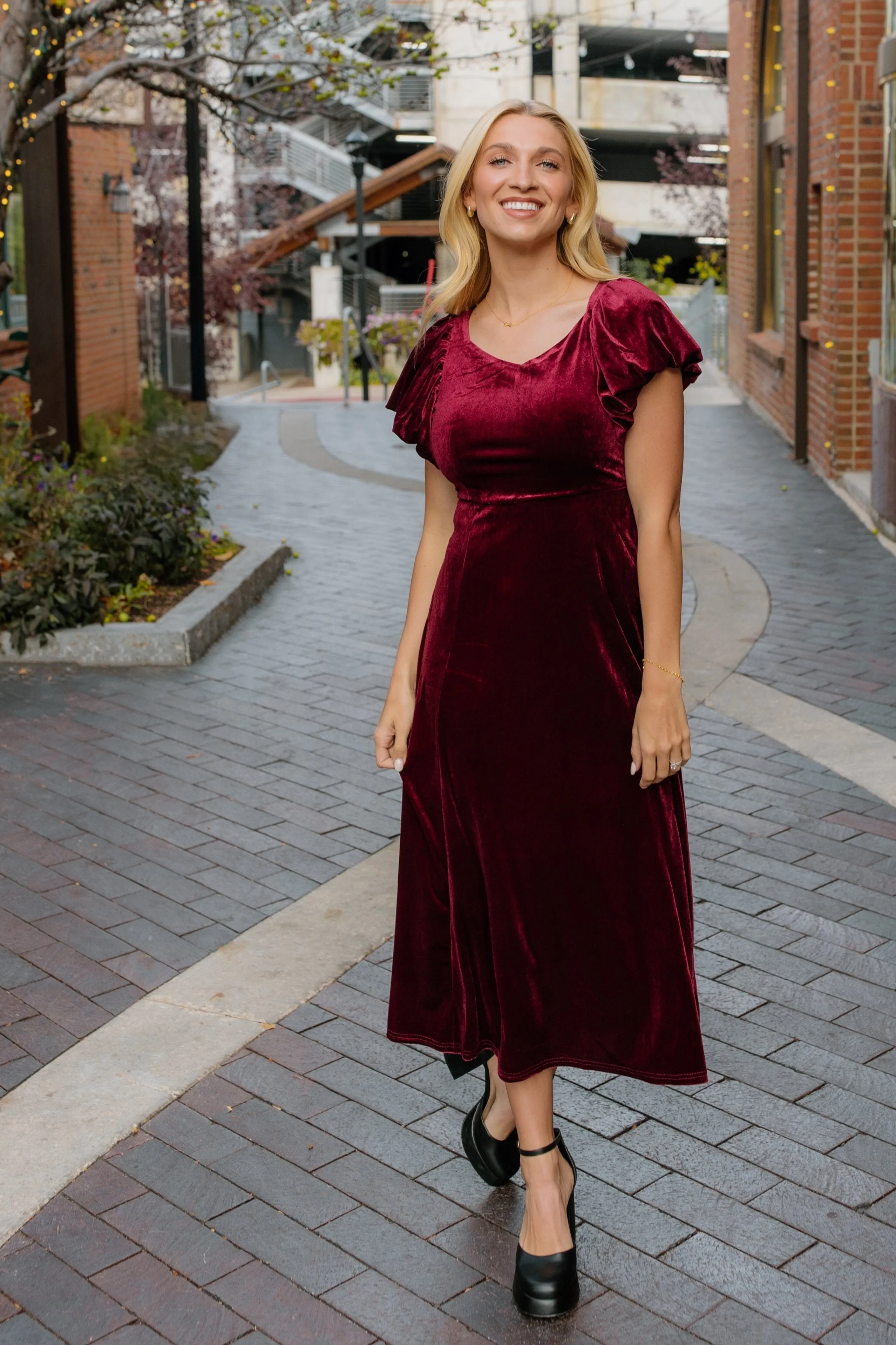 Brass & Roe Monaco Samtkleid