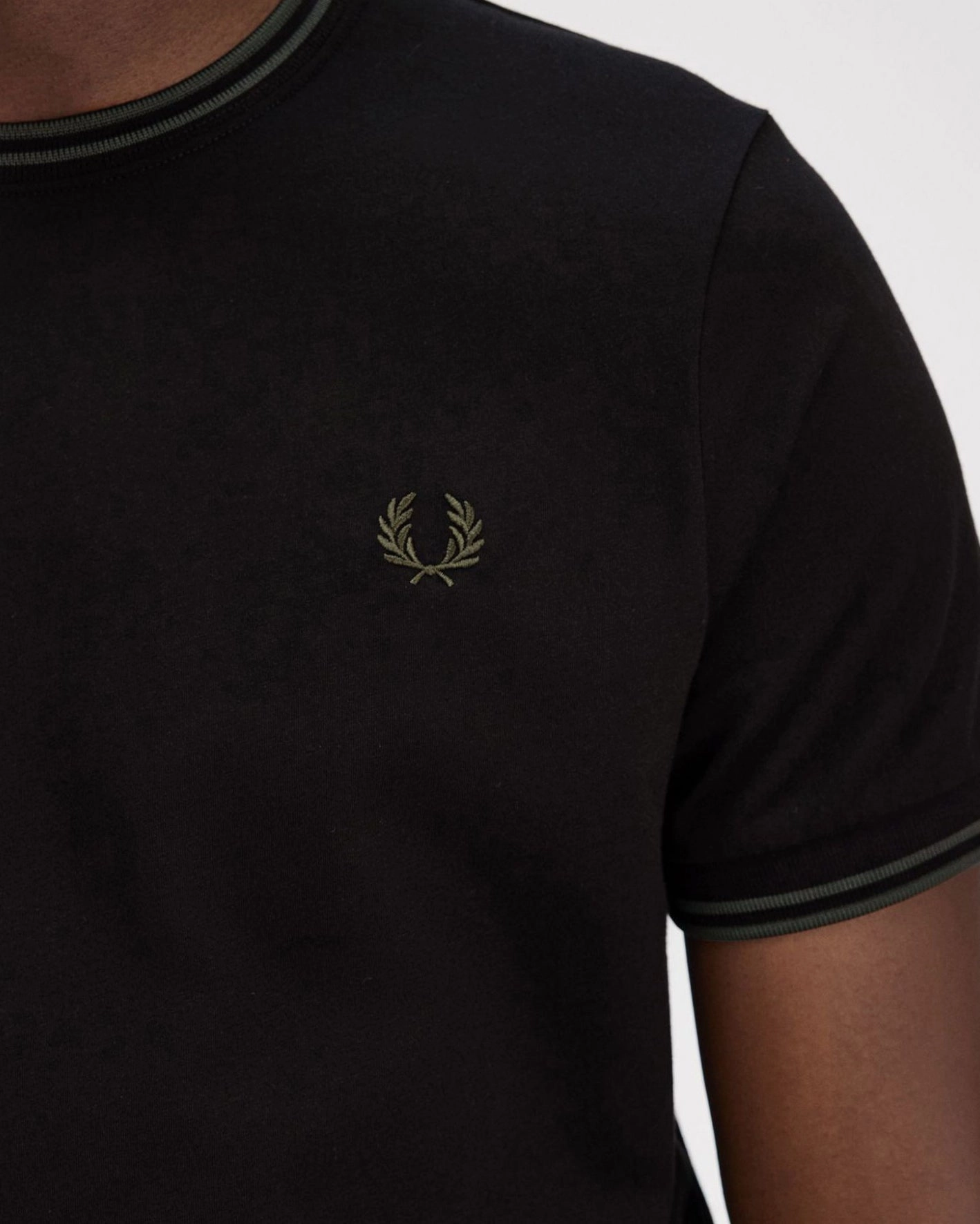 Fred Perry Twin Tipped T Shirt - Black / Court Green