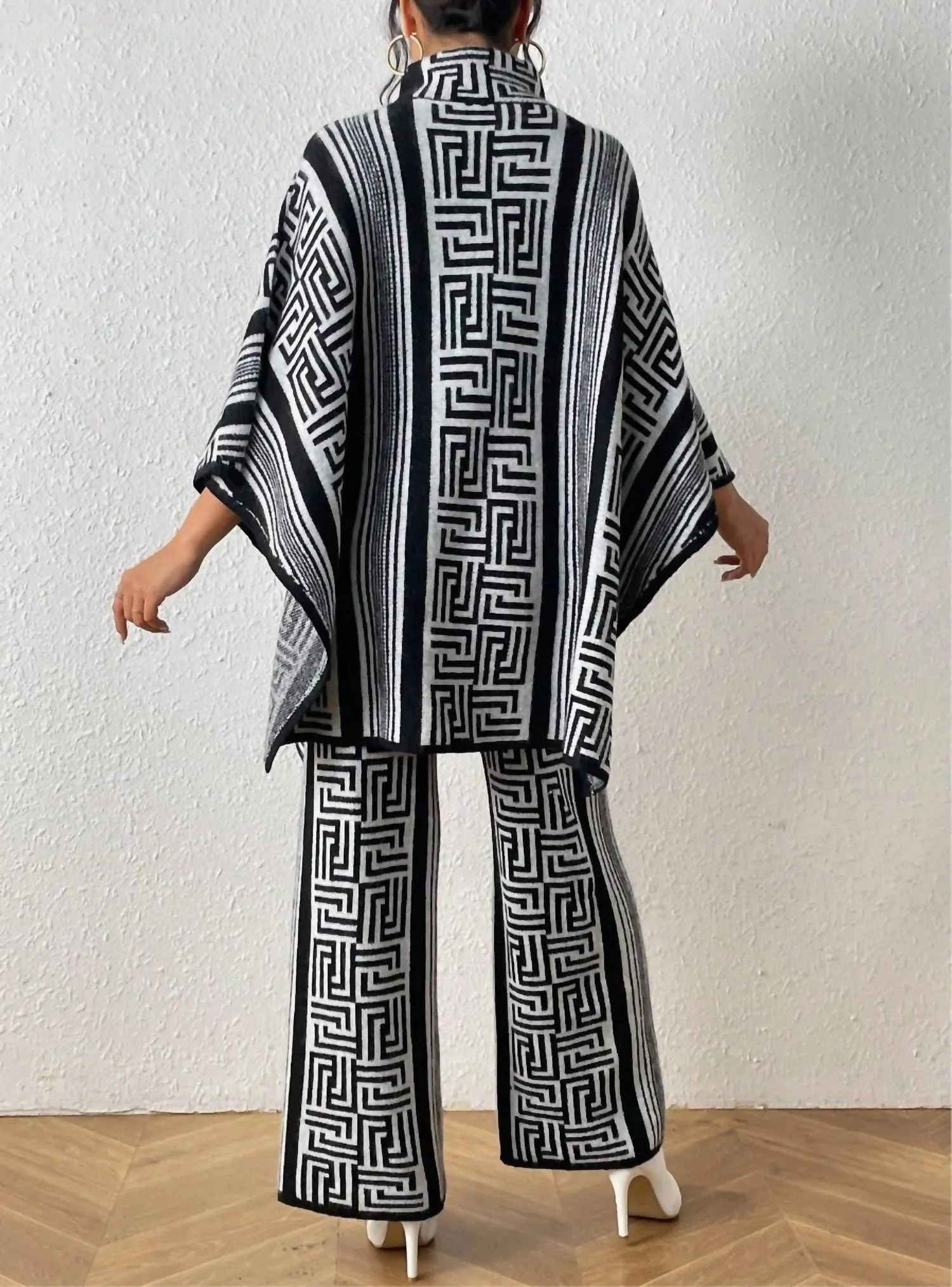 Geo-Muster Poncho-Set in Schwarz/Weiß
