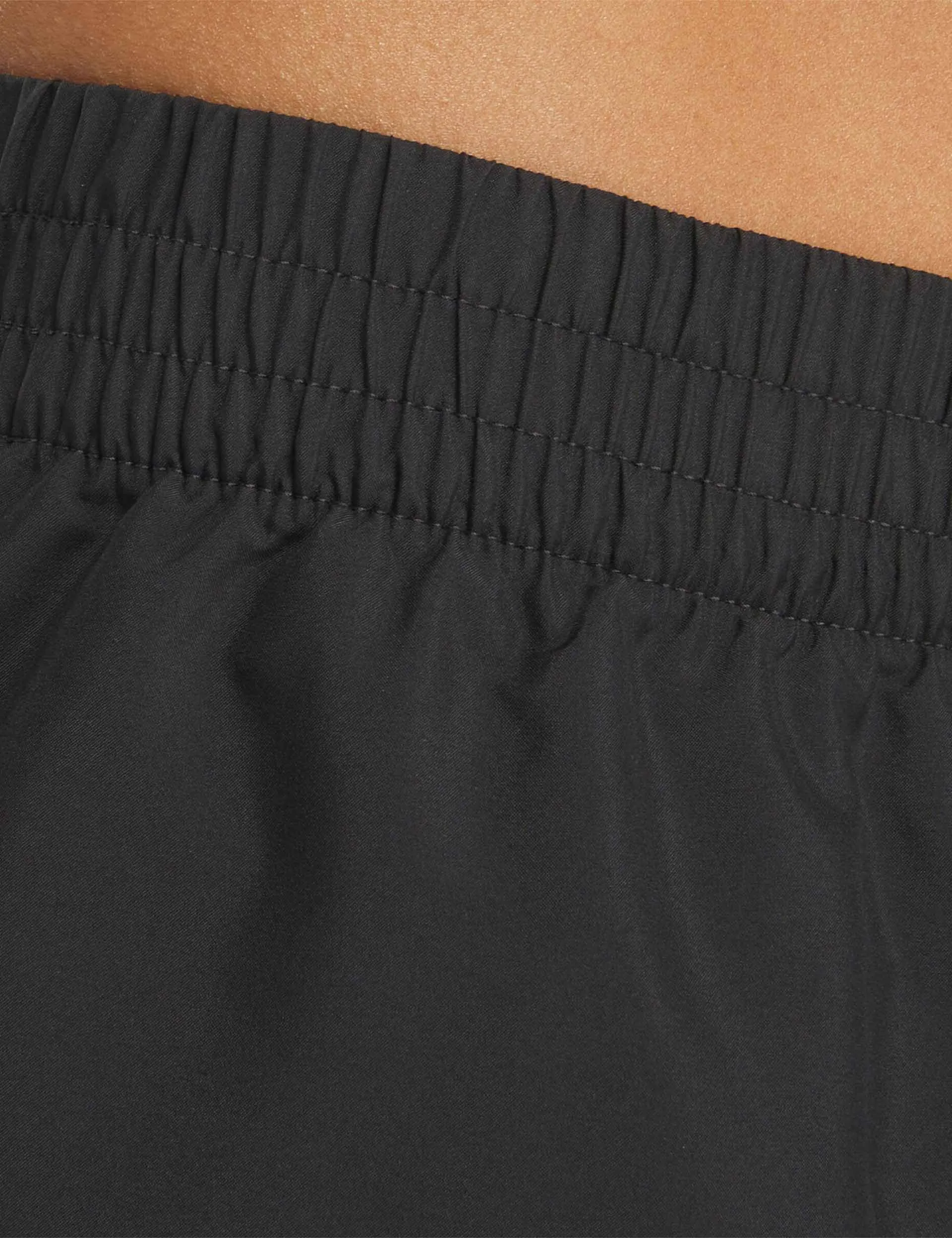 ID Train Gewebte Shorts 3
