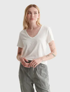Lucky Brand Klassisches V-Ausschnitt-Hemd in strahlendem Weiß von Lucky Brand