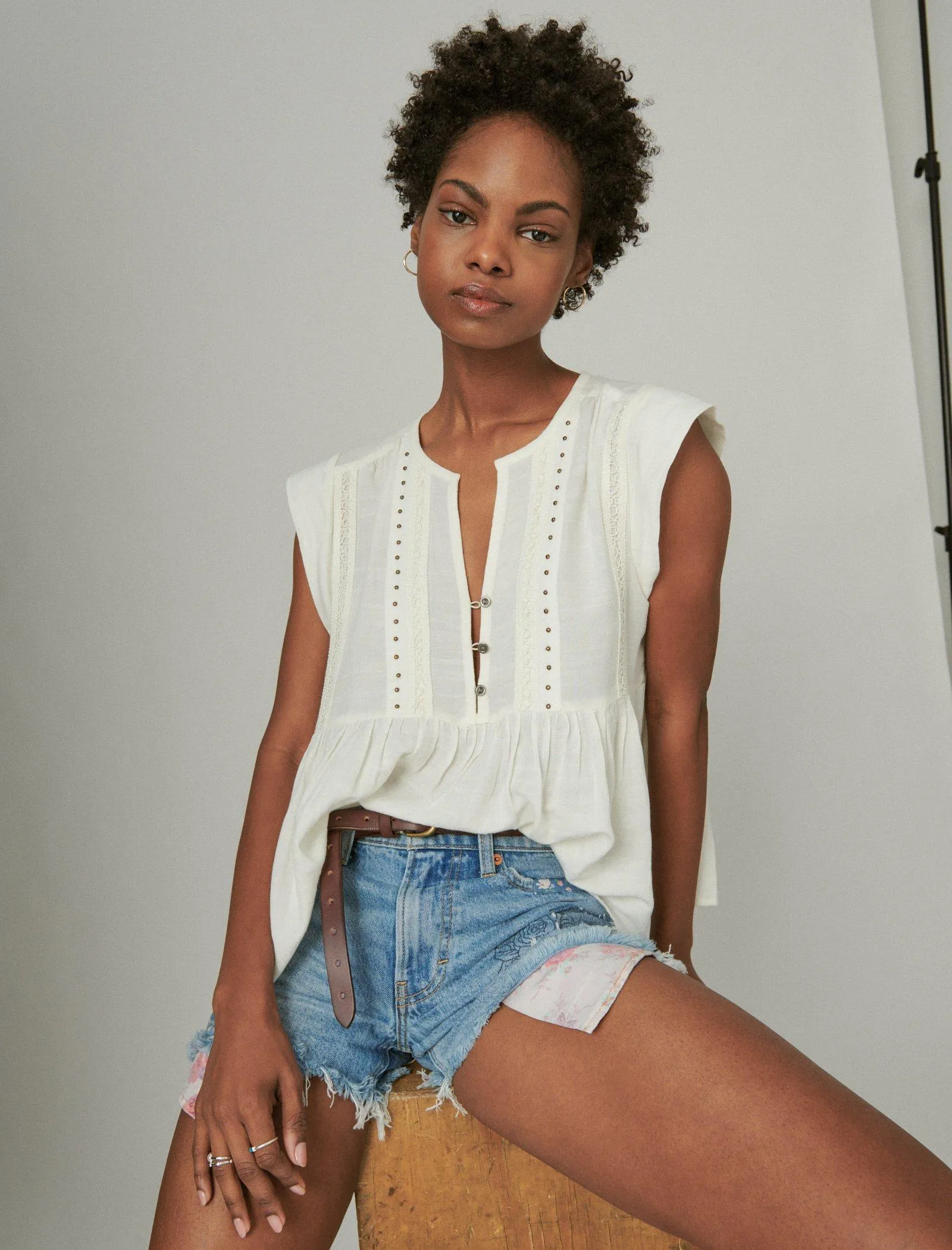 Lucky Brand Pailletten-Babydoll-Top in Cremefarben Lucky Brand