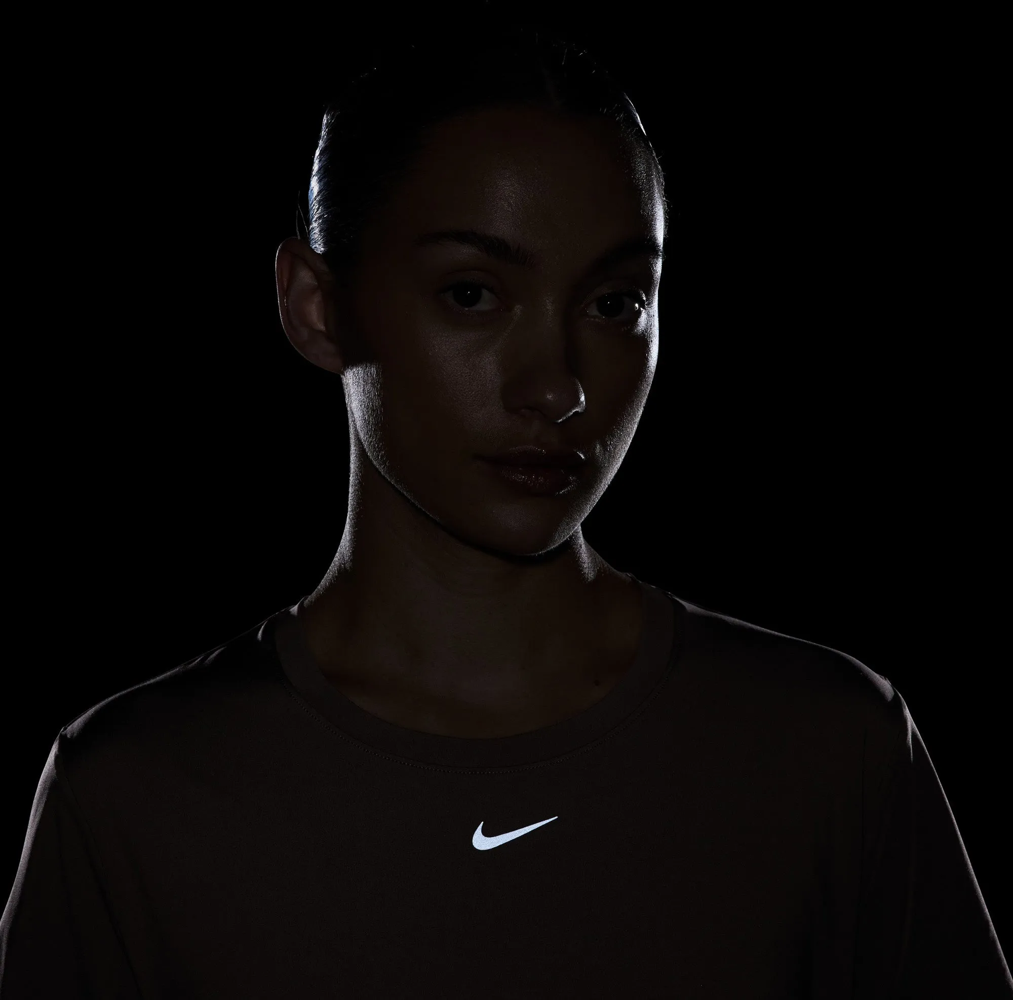 Nike One Classic Damen Dri-Fit Kurzarm-Shirt