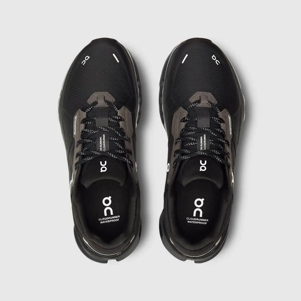 On Women's Cloudrunner 2 wasserdichte Schuhe - Magnet / Schwarz On Cloud Schuhe