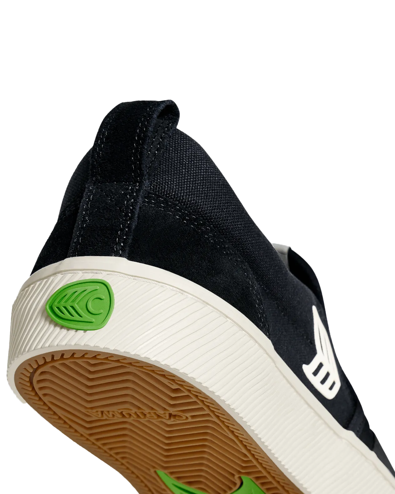 Slip On Skate Pro Schuhe in Schwarz Wildleder & Elfenbein-Logo