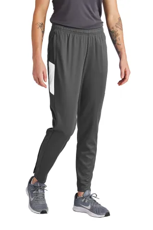 Sport-Tek Damen Reisehose mit Feuchtigkeitstransport und Taschen - Eisengrau/Weiß
