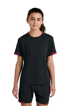 Sport-Tek Youth Club Feuchtigkeitstransportierendes Kurzarm-Crewneck-T-Shirt - Schwarz/Tiefrot