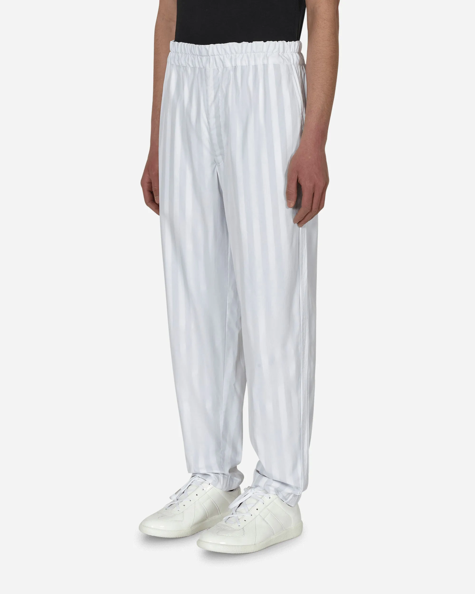 Weiße Streifenhose