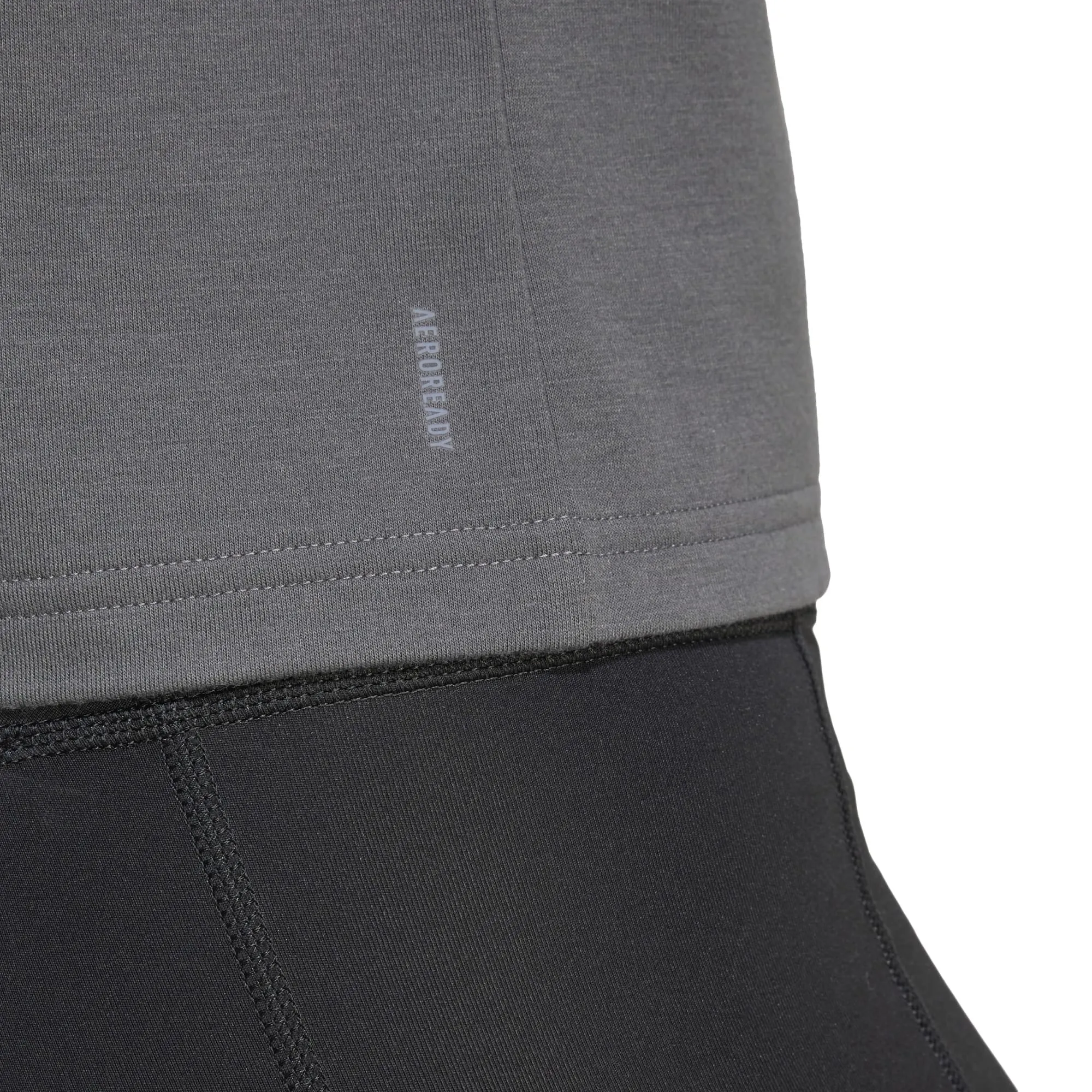 Frauen AEROREADY Train Essentials Crewneck T-Shirt mit dezenter Branding