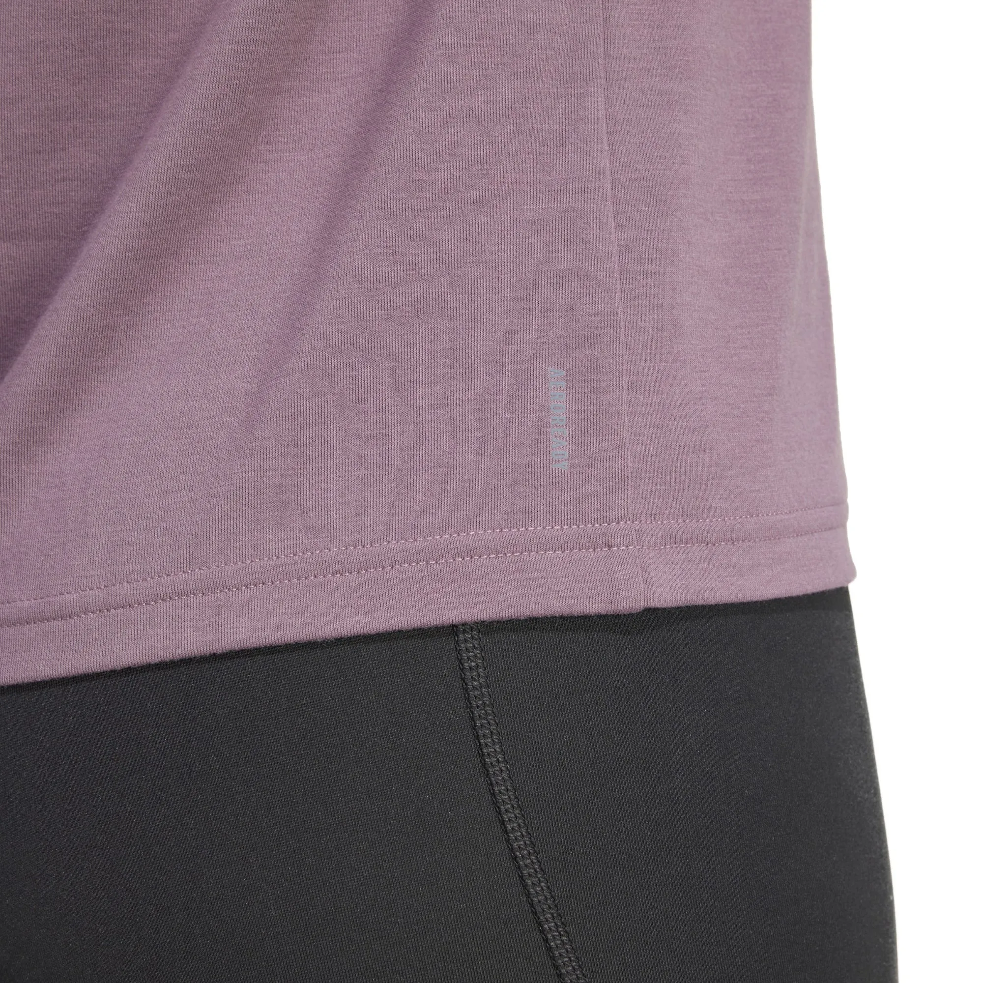 Frauen AEROREADY Train Essentials T-Shirt mit Rundhalsausschnitt und dezenter Branding
