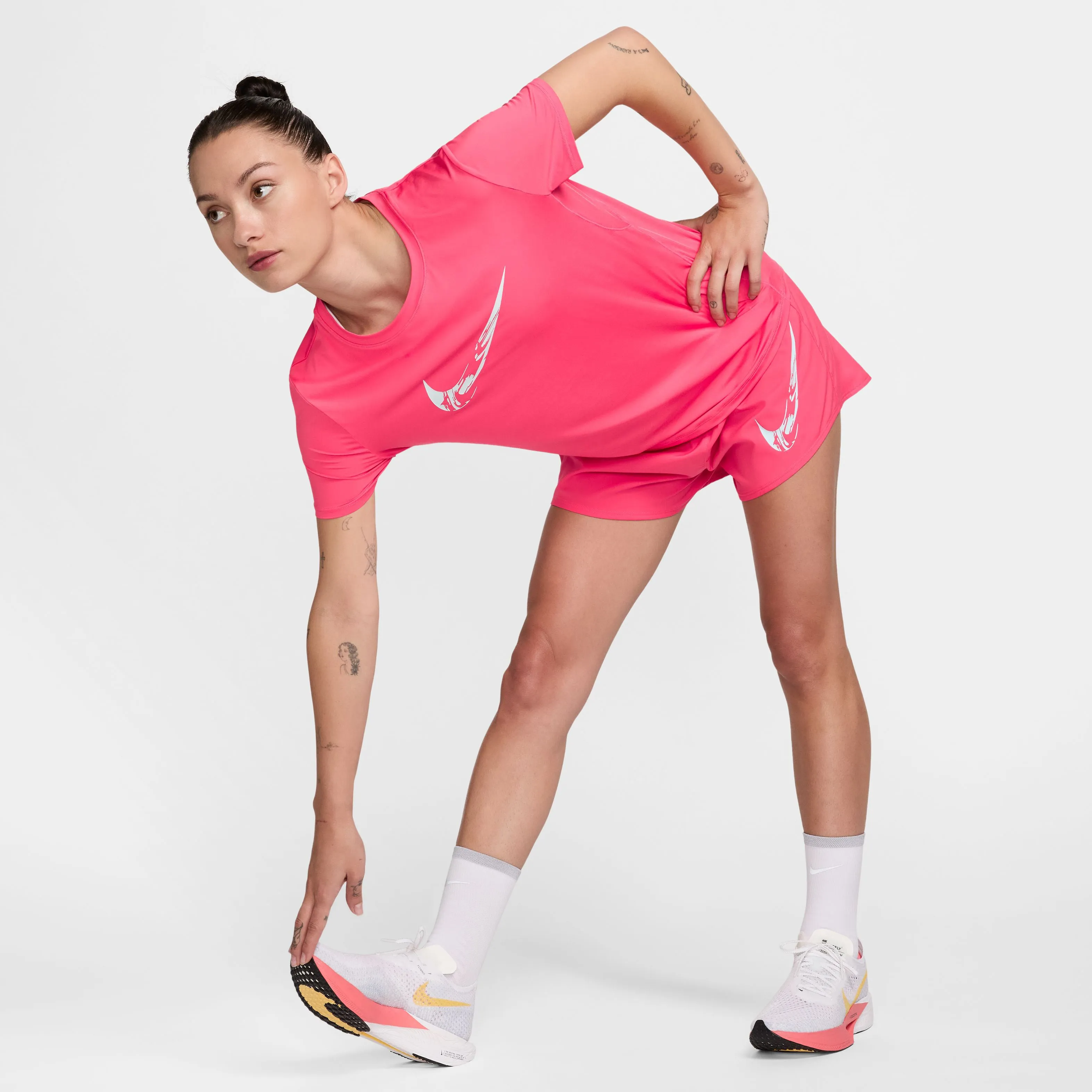Damen One Dri-FIT Grafik-Lauftop mit kurzen Ärmeln