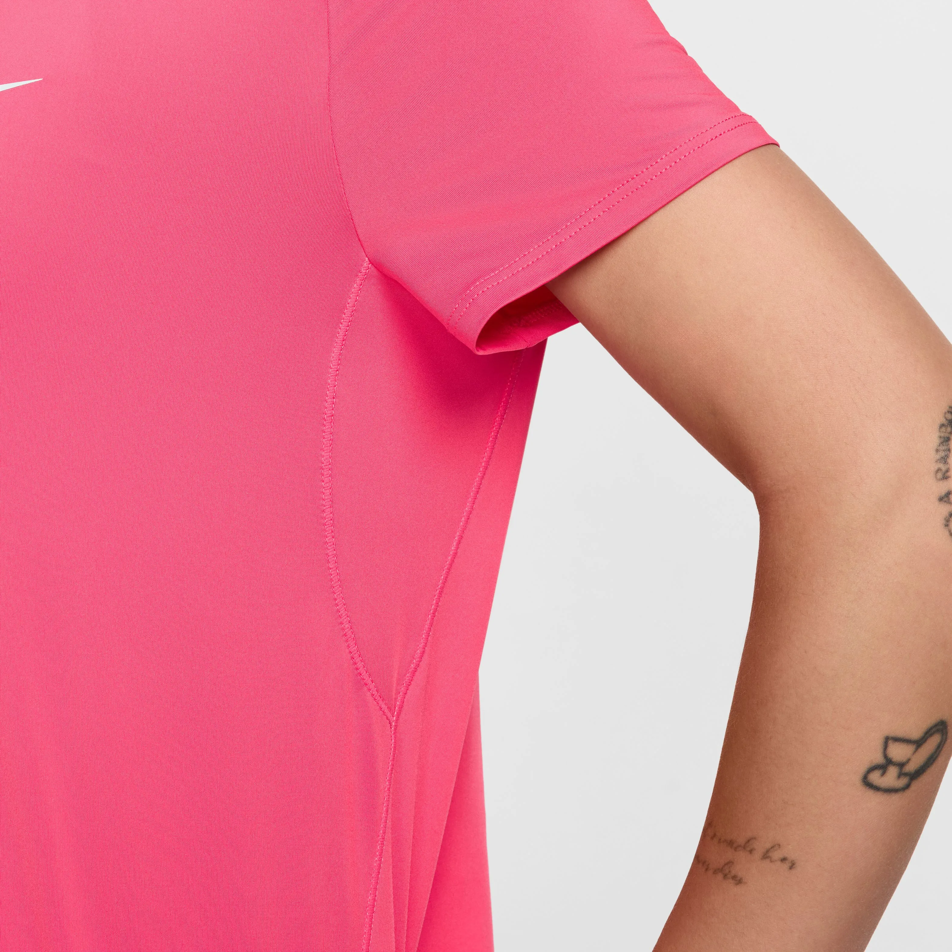Damen One Dri-FIT Grafik-Lauftop mit kurzen Ärmeln