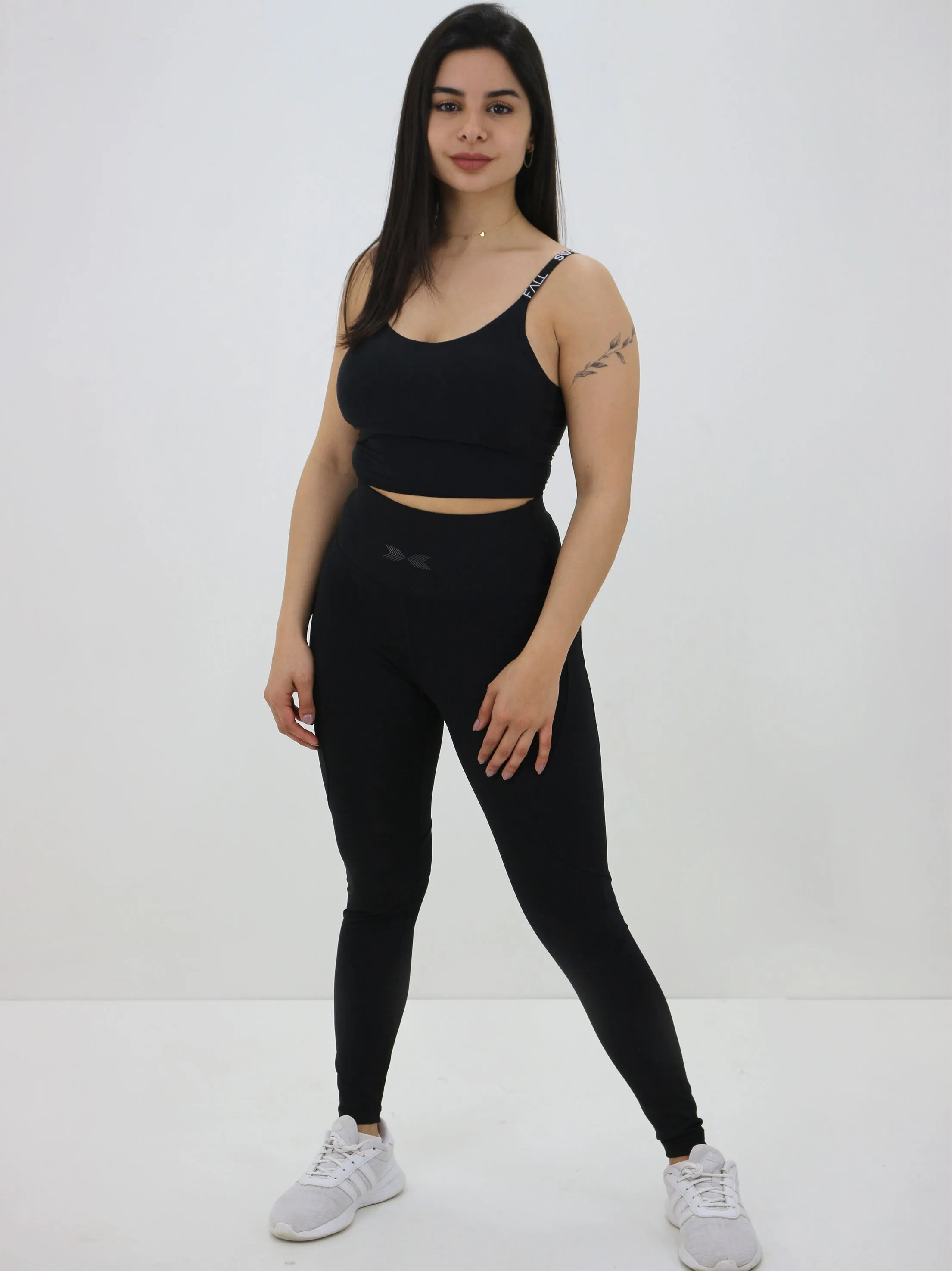 Damen-Sport-BH mit aufgedrucktem Markenlogo und Trägern, Schwarz